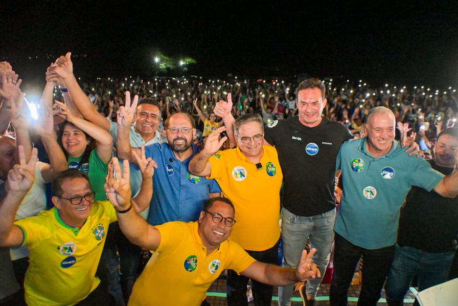 Multidão e expressiva presença de prefeitos marcam presença no Endireita RN na região Potengi com Álvaro Dias, em São Tomé