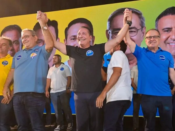 Com PSDB, Álvaro Dias se aproxima de 100 prefeitos e pode levar campanha a outro patamar