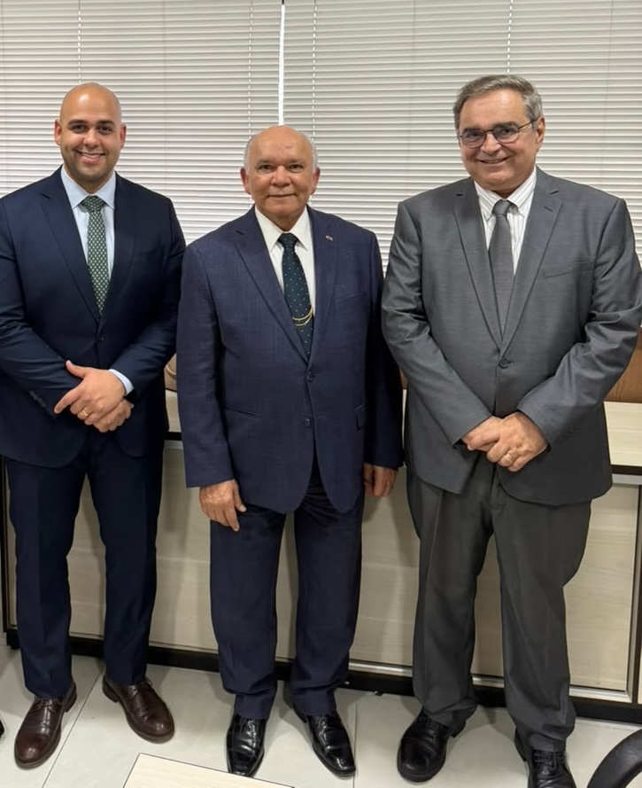 Pastor-presidente José Pedro Teixeira declara apoio a Álvaro Dias durante congresso da Assembleia de Deus Madureira no RN