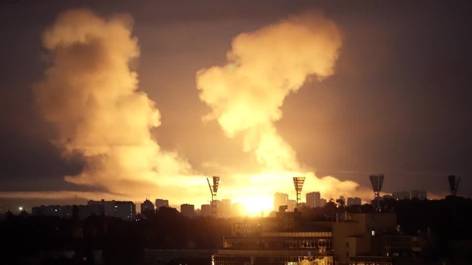 Rússia e Ucrânia intensificam guerra aérea e civis pagam o preço
