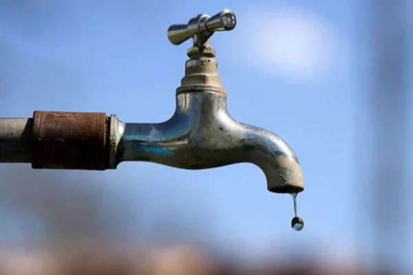 Vazamento em adutora afeta abastecimento de água em três cidades da Região Trairi