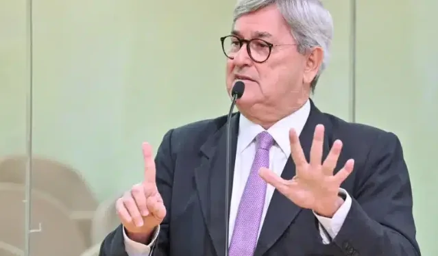 Pesquisa Datavero: Tomba Farias lidera corrida para Assembleia Legislativa