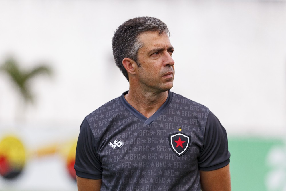 ABC anuncia técnico João Burse, ex-Vitória e Botafogo-PB
